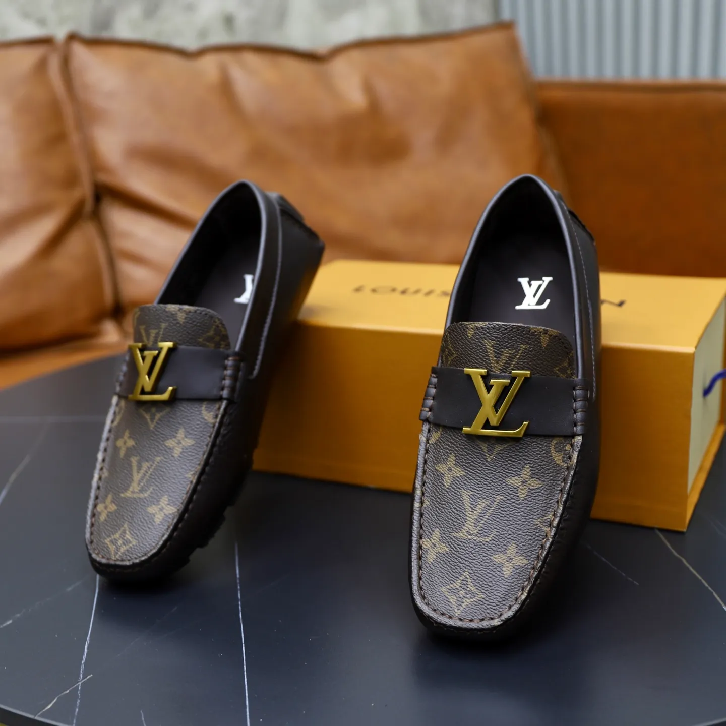 Ex-factory price: 480💰【LV】Louis Vuitton ⚠️High-end men’s driving and pedal series ⚠️38-44 (customized for 45) ⚠️All original cowhide leather! Thick and soft! Made entirely of calfskin lining! Rubber sheet anti-slip beanie sole! Three-dimensional package technology! Fashionable and classic! Handicrafts! Original high quality! Feel free to compare!